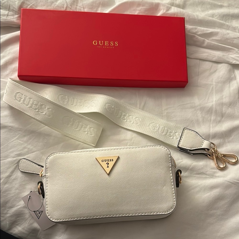 New Guess White Crossbody Bag